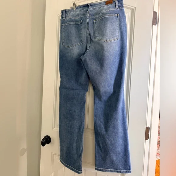 Judy Blue Flare Jeans in Classic Blue - Picture 3 of 3